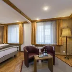 Stern 4*