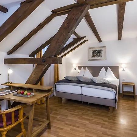 Stern Hotel